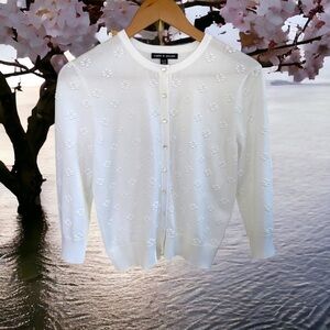 Cable & Gauge white sweater, size M, 2/3 length sleeves, textured, medium weight